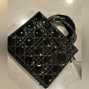 Medium Lady Dior patent cannage calfskin in black